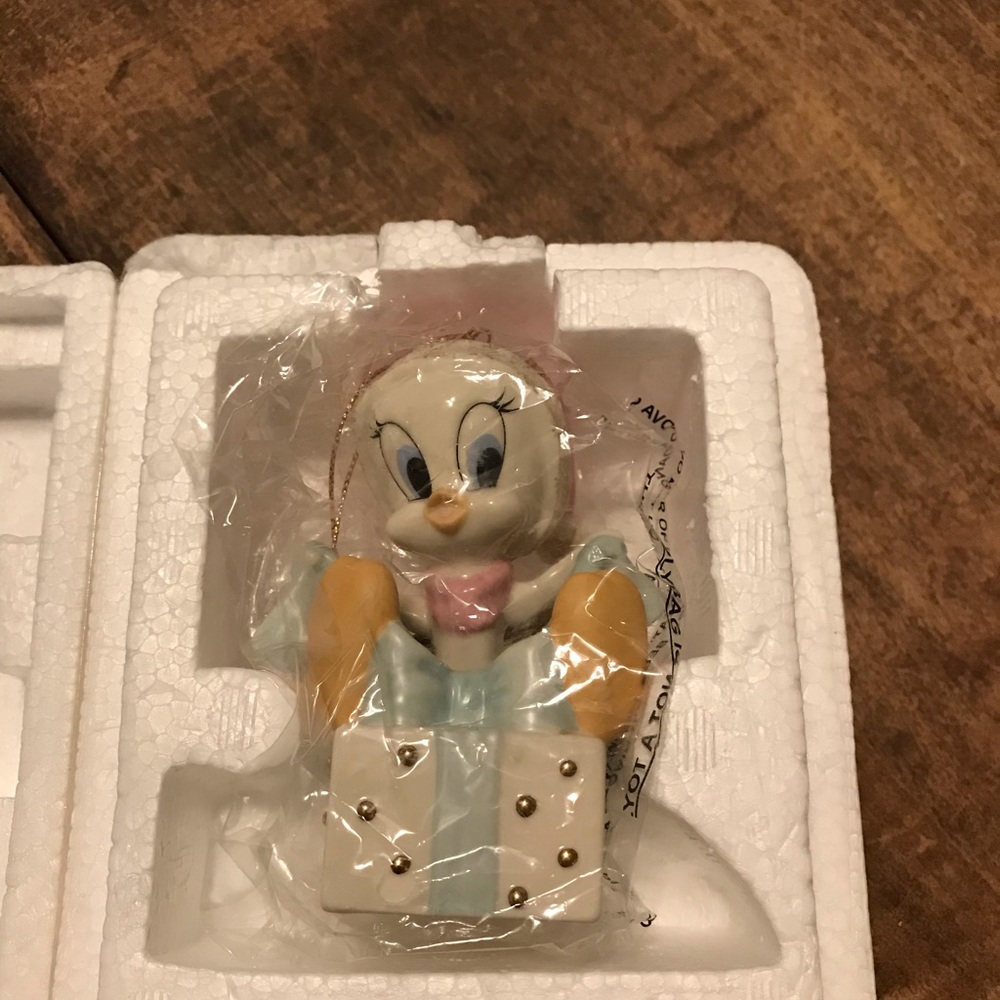 Lenox Looney Tunes Tweety figurine